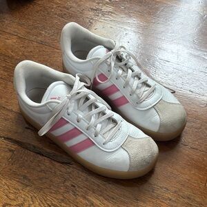 Adidas Women's White and Pink Casual Sneakers